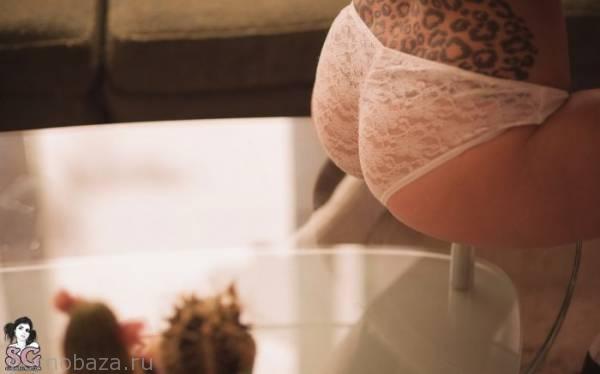 Милая девушка под псевдонимом Radeo из Suicide Girls