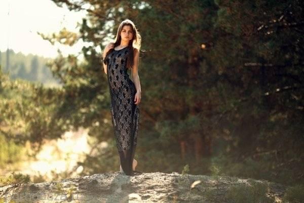 Подборка девушек в легких платьицах (47 фото)