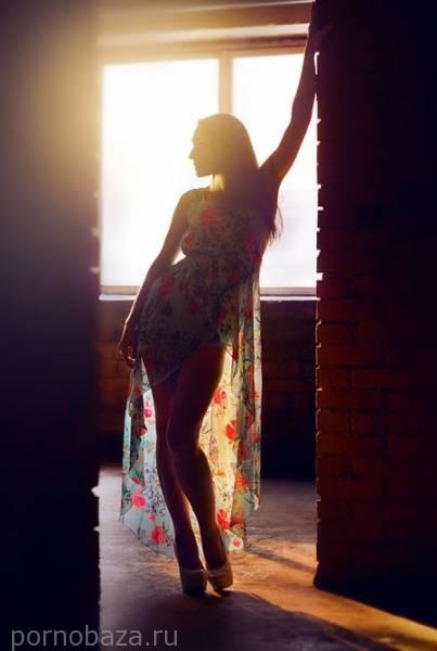 Подборка девушек в легких платьицах (47 фото)