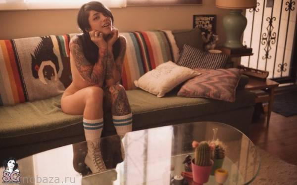 Милая девушка под псевдонимом Radeo из Suicide Girls