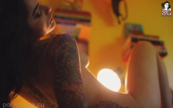 Красотка Radeo из Suicide Girls