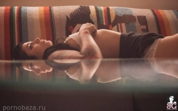 Милая девушка под псевдонимом Radeo из Suicide Girls