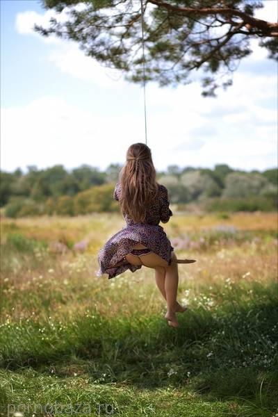 Подборка девушек в легких платьицах (47 фото)