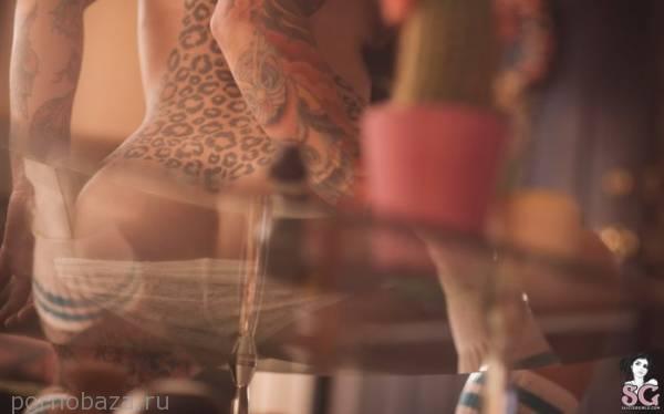 Милая девушка под псевдонимом Radeo из Suicide Girls