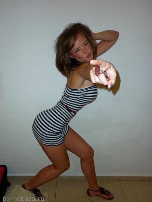 Девушки в обтягивающих платьях (50 фото)