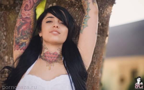 Милая девушка под псевдонимом Radeo из Suicide Girls