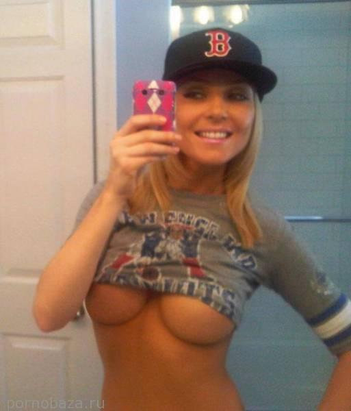 Девушки без лифчиков (35 фото)