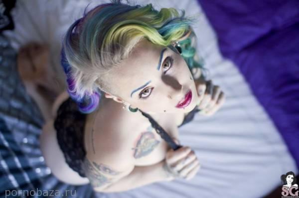 Участница проекта Suicide Girls Красотка Jennings