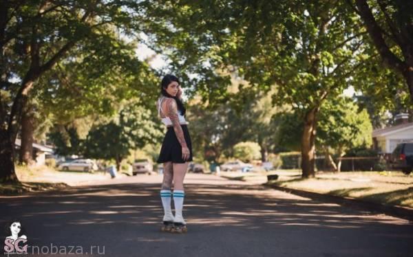 Милая девушка под псевдонимом Radeo из Suicide Girls