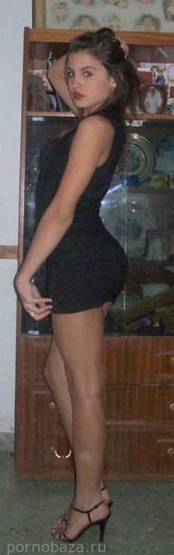 Девушки в обтягивающих платьях (50 фото)