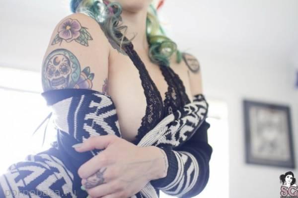 Участница проекта Suicide Girls Красотка Jennings