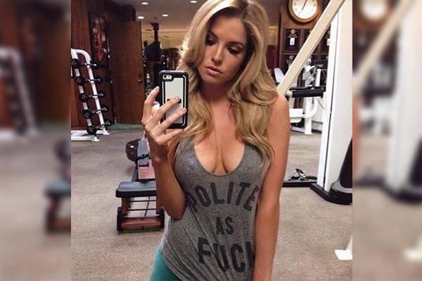 Девушки без лифчиков (35 фото)