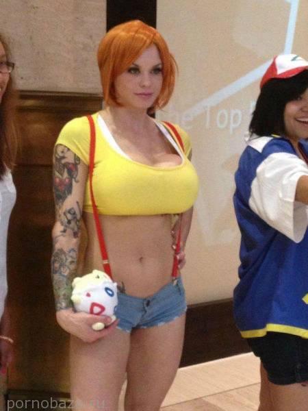 СЕКСУАЛЬНЫЕ ДЕВУШКИ В КОРОТКИХ ШОРТИКАХ. ЧАСТЬ 2