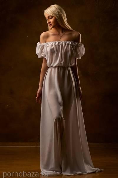 Подборка девушек в легких платьицах (47 фото)