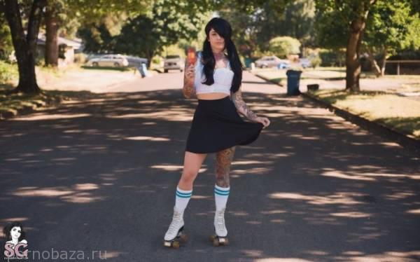 Милая девушка под псевдонимом Radeo из Suicide Girls