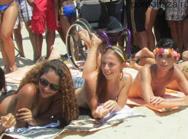 Топлес-протест в Бразилии (36 фото)