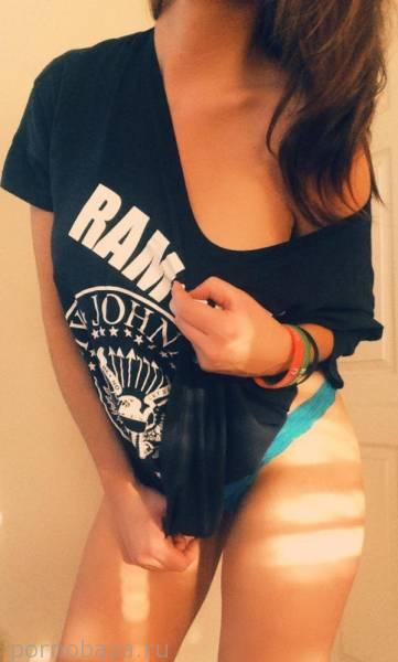 Девушки без лифчиков (35 фото)