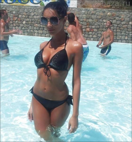 Девушки в бикини (33 фото)