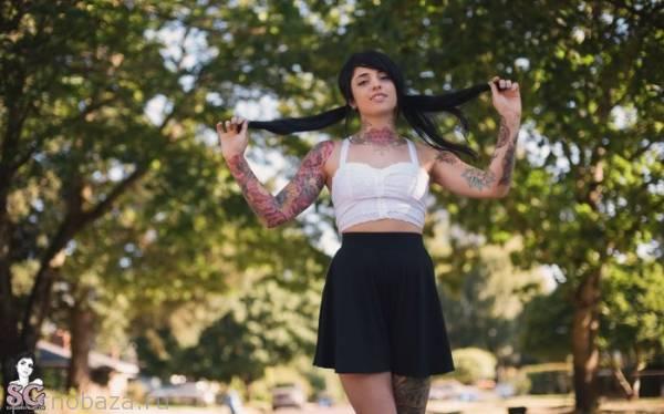 Милая девушка под псевдонимом Radeo из Suicide Girls