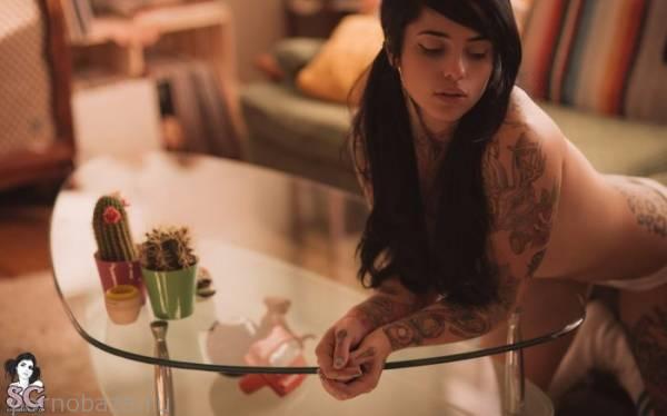 Милая девушка под псевдонимом Radeo из Suicide Girls