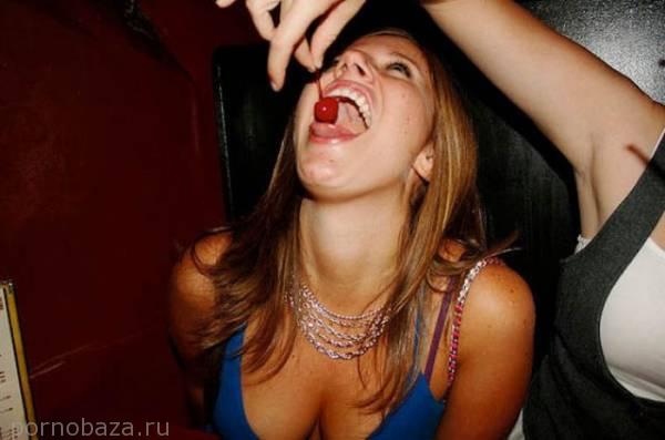 Сексуальные девушки отрываются на вечеринках (40 фото)