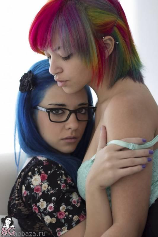 Две сексуальные девушки Saria и Lua из Suicide Girls