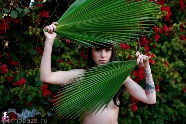 Сексуальная девушка Arwen из Suicide Girls