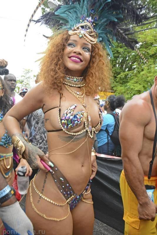 Тверк от полуобнаженной Рианны, ставшей королевой карнавала на Барбадосе