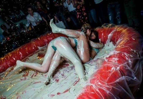 Пошлые картинки для взрослых (37 фото)