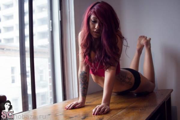 Неформатная красотока Storm из Suicide Girls