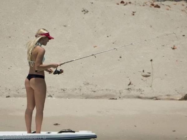 Девушки на рыбалке (41 фото)